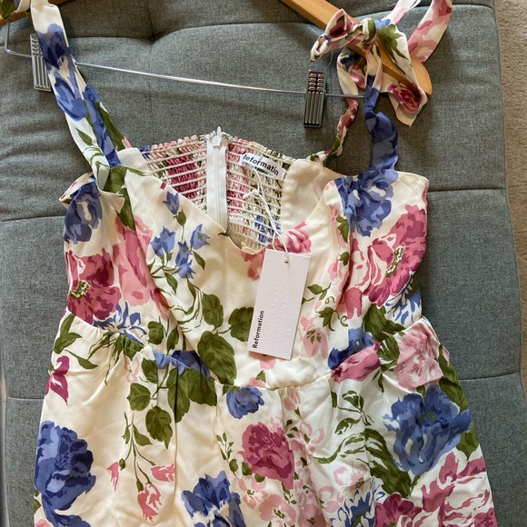 Reformation Whitley Dress
Color: Donna - Picture 6 of 6